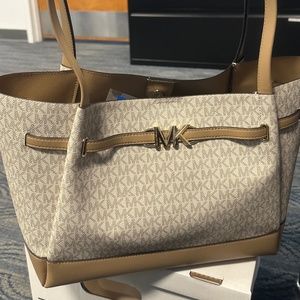 Michael Kors tote with matching wallet